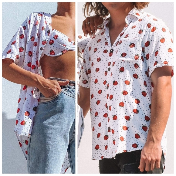Her Pony the Label Unisex Strawberry Button Front Rayon Shirt Medium - Picture 1 of 10